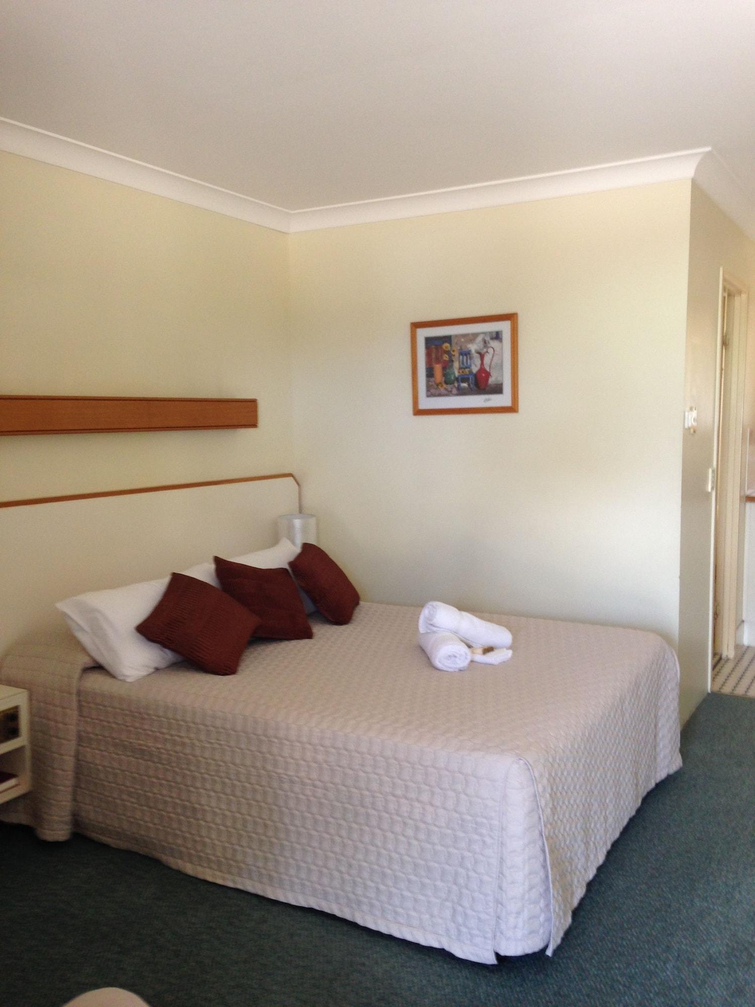 Country Rose Motel Warwick Bagian luar foto